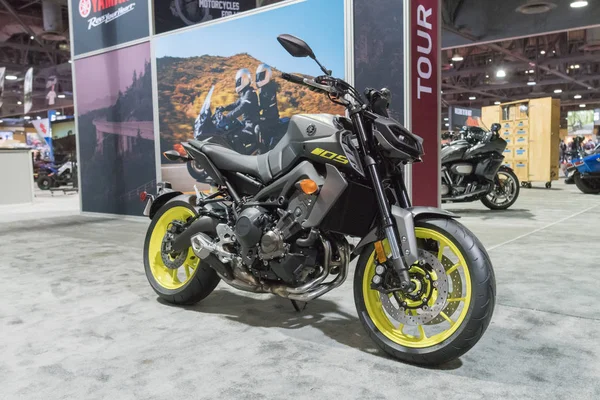 Yamaha Mt-09 Hyper nahý na displeji — Stock fotografie