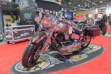 Ekranda özel motosiklet