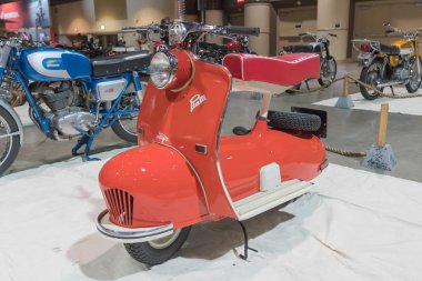 Ekranda tarihsel motosiklet