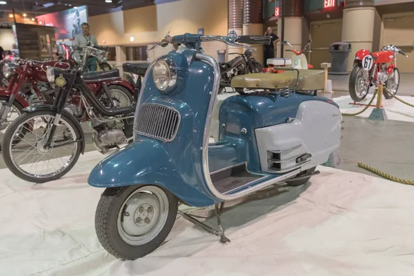 Historische motorfietsen op display — Stockfoto