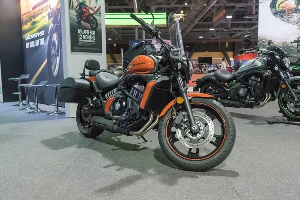 Kawasaki Vulcan S на выставке — стоковое фото