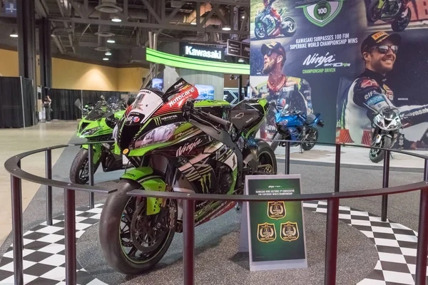 Kawasaki Zx-10rr op het display — Stockfoto