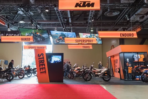 KTM motosiklet ekranda — Stok fotoğraf