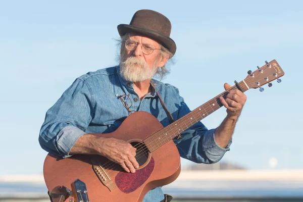 Musiker mit Vintage-Klamotten — Stockfoto