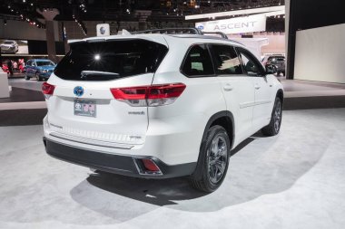Toyota Highlander Hybrid La Auto Show sırasında ekranda