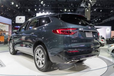 Buick Enclave Avenir La Auto Show sırasında ekranda
