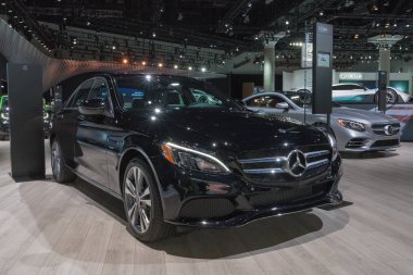 Mercedes-Benz C350e Plug-In hibrid tahrik La Au sırasında ekranda