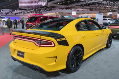 Dodge Charger Daytona 392 La Auto Show sırasında ekranda