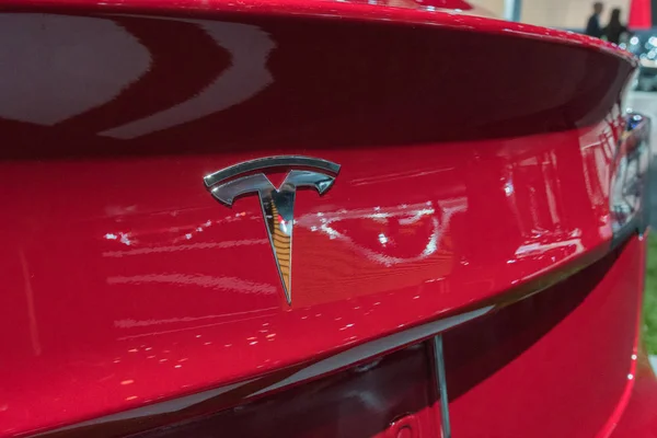 Tesla μοντέλο 3 στην οθόνη κατά τη διάρκεια της La Auto Show — Φωτογραφία Αρχείου