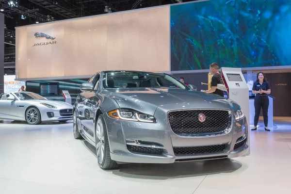 Jaguar XJ on display during LA Auto Show — Stock Photo, Image