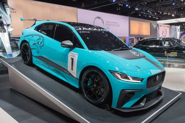 Jaguar I-Pace eTrophy in mostra durante il Los Angeles Auto Show — Foto Stock