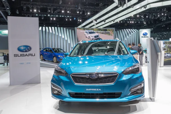 Subaru Impreza βαγόνι στην οθόνη κατά τη διάρκεια της La Auto Show — Φωτογραφία Αρχείου