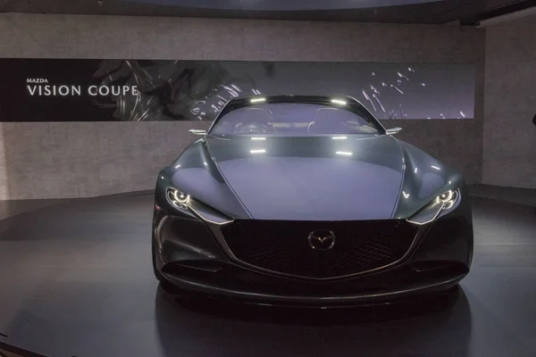 Mazda όραμα Coupe έννοια στην οθόνη κατά τη διάρκεια της La Auto Show — Φωτογραφία Αρχείου