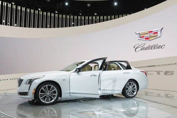 Cadillac sinyalleriyle iletilen Ct6 La Auto Show sırasında ekranda — Stok fotoğraf