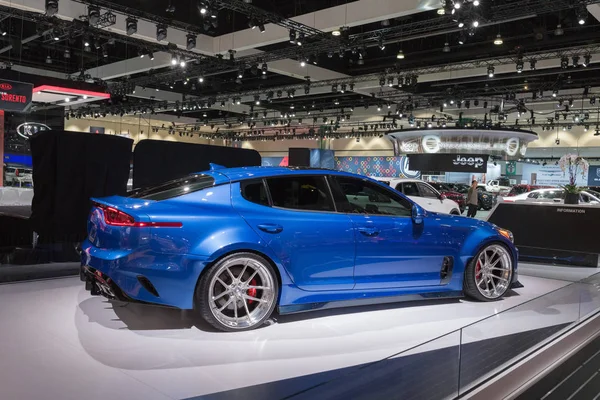 Kia Stinger på displayen under La Auto Show — Stockfoto