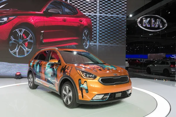 Kia Niro Plug-In Hybrid på displayen under La Auto Show — Stockfoto