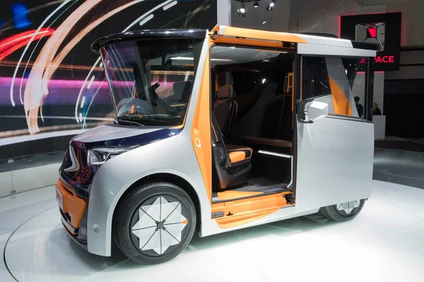 RedSpace Ev samochodu na wyświetlaczu podczas La Auto Show — Zdjęcie stockowe