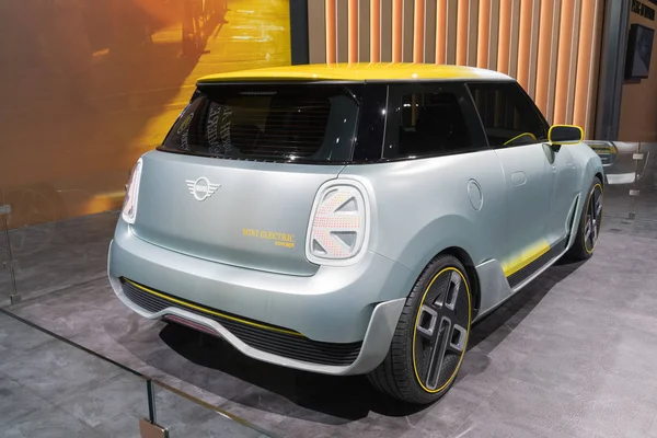Mini Electric Concept na wyświetlaczu podczas La Auto Show — Zdjęcie stockowe