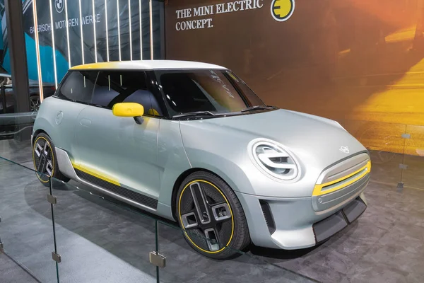 Mini Electric Concept on display during LA Auto Show — Stock Photo, Image