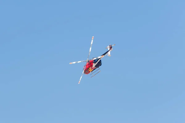Helicóptero Aerobático Red Bull - BO-105 - Aaron Fitzgerald — Foto de Stock