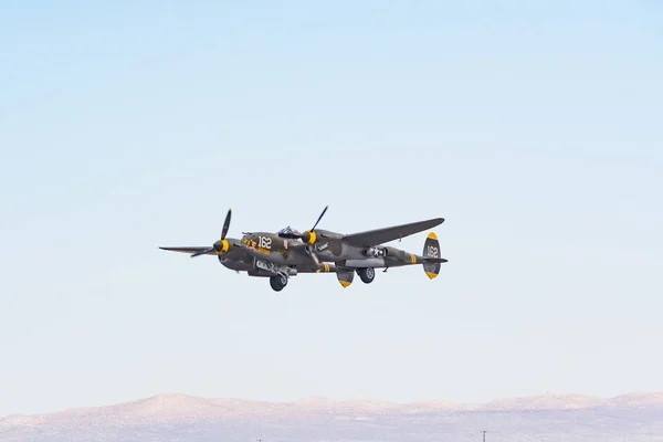 Заблокированный P-38J Lightning — стоковое фото