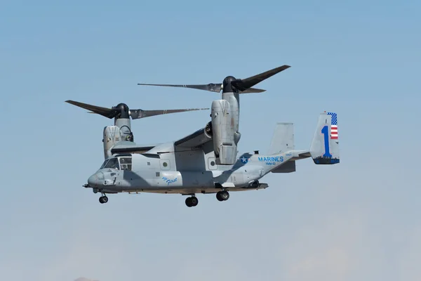 US-Marines zeigen mv-22 Fischadlerflugzeug — Stockfoto