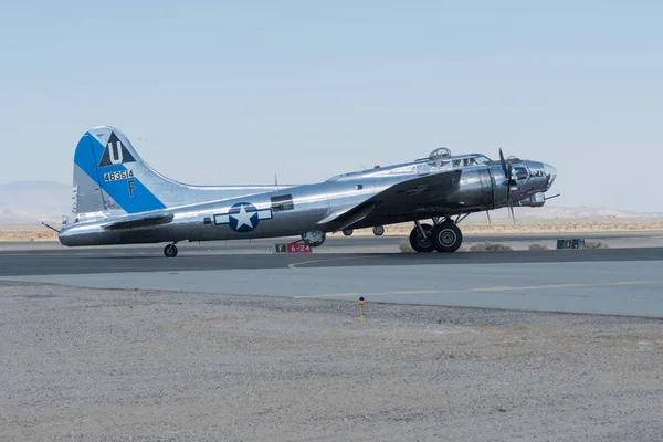 Boeing B-17 Fortaleza voladora en exhibición —  Fotos de Stock