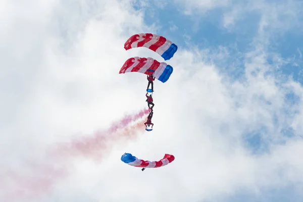 Patriot Parachute Team op display — Stockfoto