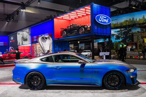 Ford Mustang Gt Fastback Los Angeles Otomobil Fuarı sırasında sergileniyor — Stok fotoğraf