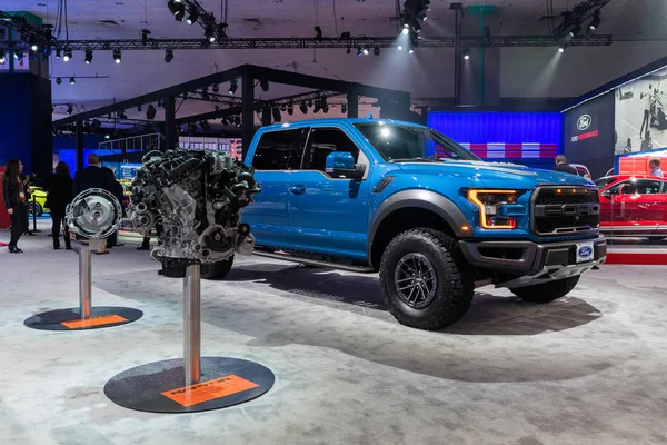 Ford F-150 Raptor SuperCrew on display during Los Angeles Auto S — Stock Photo, Image