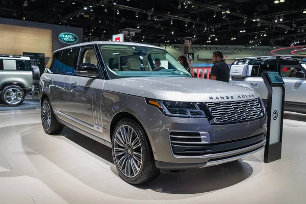 Land Rover Range Rover visas under Los Angeles Auto Show. — Stockfoto