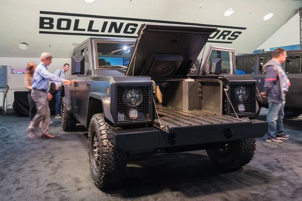 Caminhão elétrico Bollinger B1 em exposição durante Los Angeles Auto S — Fotografia de Stock
