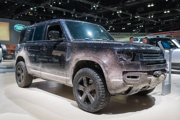 Land Rover Defender in mostra durante il Los Angeles Auto Show. — Foto Stock