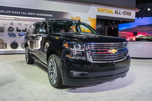 Chevrolet Suburban on display during Los Angeles Auto Show. — Stock Photo, Image