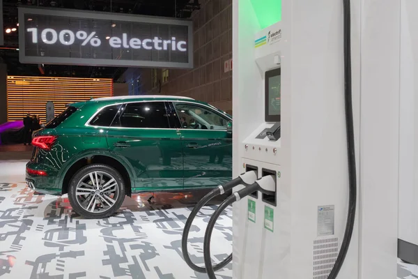 Electric vehicle charger station during Los Angeles Auto Show. — Stock Photo, Image