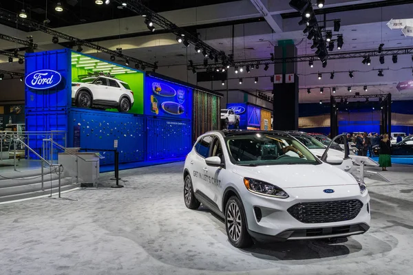Ford stand te zien tijdens de Los Angeles Auto Show. — Stockfoto