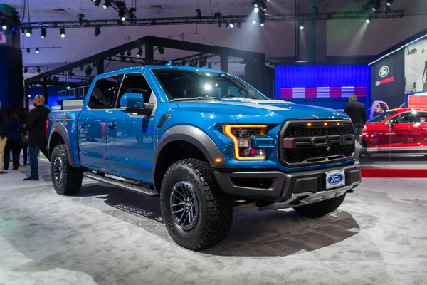Ford F-150 Raptor SuperCrew on display during Los Angeles Auto S — Stock Photo, Image