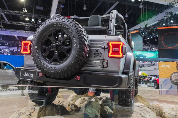 Jeep Wrangler Willys visas under Los Angeles Auto Show. — Stockfoto