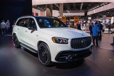 Los Angeles Otomobil Fuarı sırasında Amg Gle 63 SUV sergileniyor.