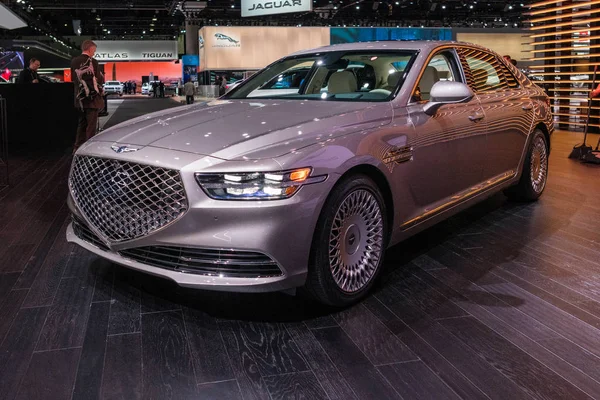 Genesis G90 on display during Los Angeles Auto Show. — Stock Photo, Image