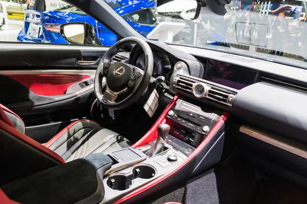 Lexus Rc F em exposição durante Los Angeles Auto Show. — Fotografia de Stock