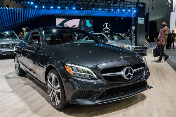 Mercedes-Benz 300 Coupe visas under Los Angeles Auto Show. — Stockfoto