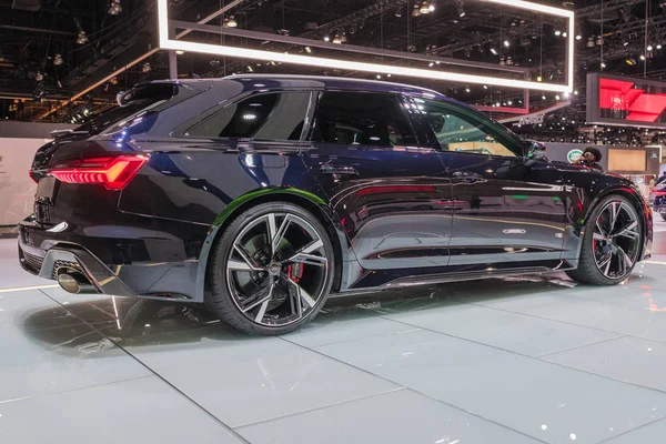 Audi Rs6 Avant på displayen under Los Angeles Auto Show. — Stockfoto