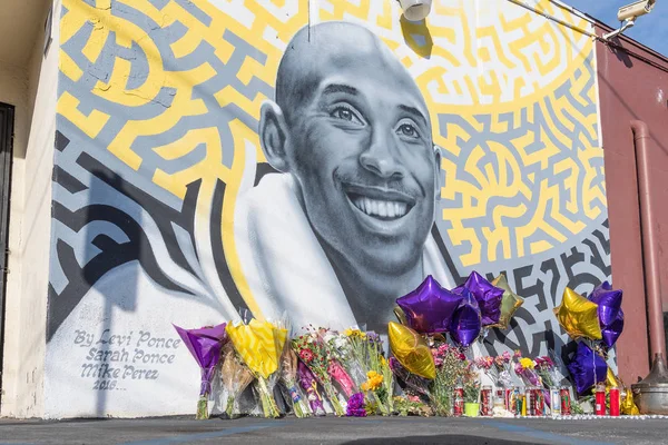 Un murales per onorare la leggenda NBA Kobe Bryant — Foto Stock