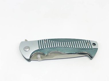 Çeşitli modeller cep çakısı, beyaz arka plan