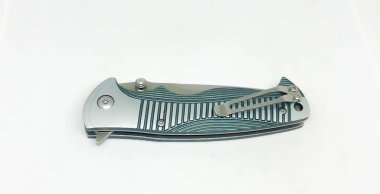 Çeşitli modeller cep çakısı, beyaz arka plan