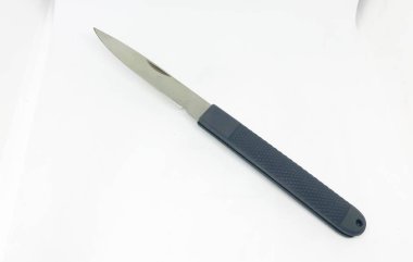 Cep bıçağı, çeşitli çakı ve bıçaklar, beyaz arka plan.