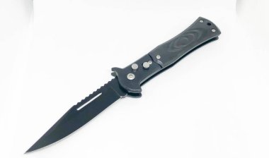 Otomatik çakı, beyaz arka plan.