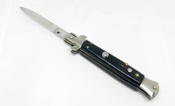 Automatisk Ficka Kniv Blad Vit Bakgrund — Stockfoto