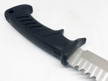 Av bıçakları ve kınlar, beyaz arka plan.